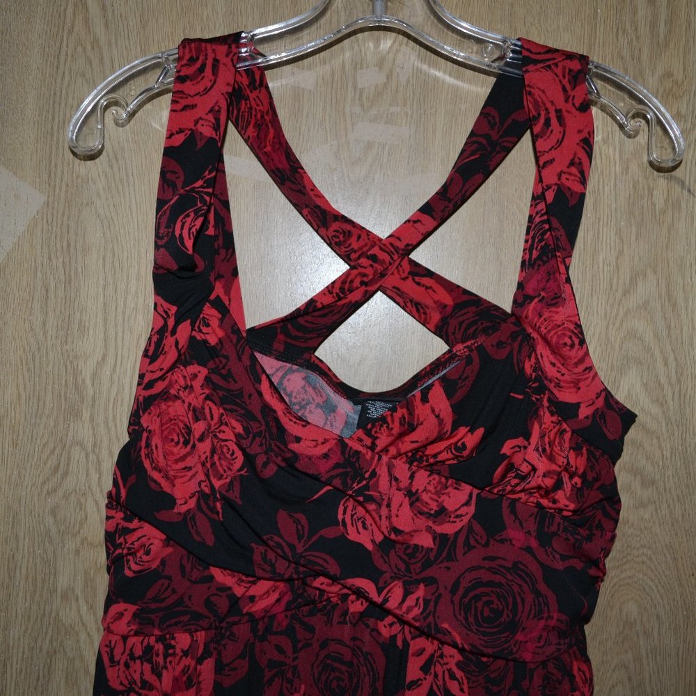 Torrid red black rose criss cross back tank - Picture 3 of 8